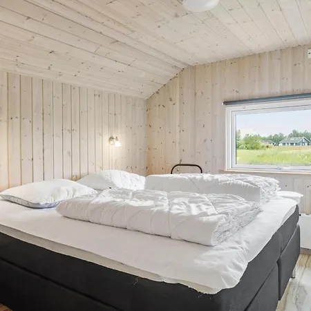 4 Bedroom Lovely In Rodby Holiday home *