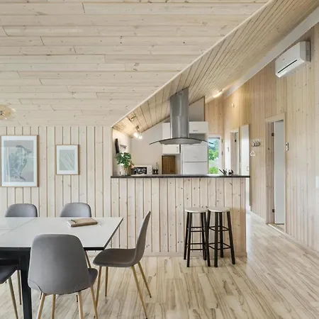 Lovely Home In Rodby With Sauna Prázdninový dům Rødby